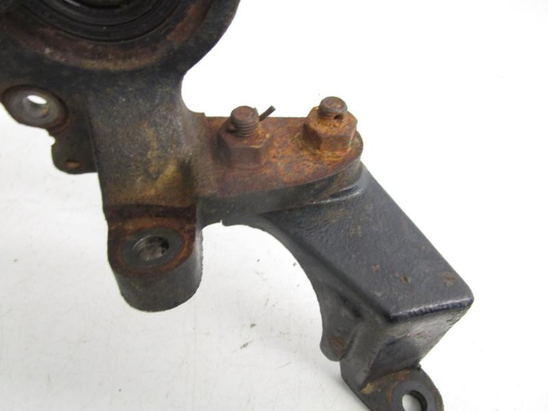 97 Kawasaki KLF 300 Bayou 4x4 Left Steering Knuckle 39186-1098